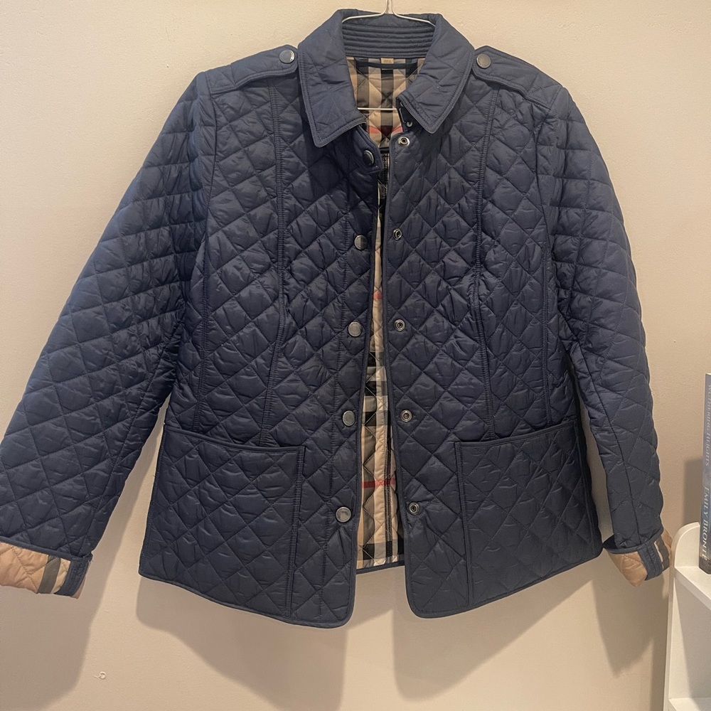Burberry- diamond-quilted thermoregulated jacket in NAVY